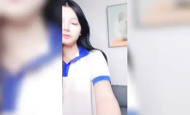2025年2月新人，正宗馒头逼，【06妹妹】，极品名器，高颜值美少女，好肥美的鲍鱼，还是个人工白虎(3)