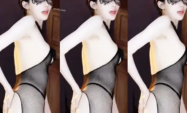 Ang sexy anchor ng NetEase CC na si [Bai Yaoyao] ay nag-customize ng isang sexy na sayaw para sa isang tycoon sa halagang sampu-sampung libong yuan. Matapang na ilantad ang iyong puki at magsalsal gamit ang mga props (18)