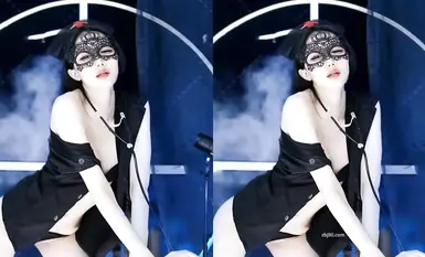 NetEase CCのセクシーキャスター[白耀耀]が数万元かけて大富豪のためにセクシーダンスをカスタマイズした。大胆にオマンコを露出させて小道具を使ってオナニーする（３）