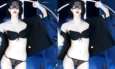 NetEase CCのセクシーキャスター[白耀耀]が数万元かけて大富豪のためにセクシーダンスをカスタマイズした。大胆にオマンコを露出させて小道具を使ってオナニーする（３）