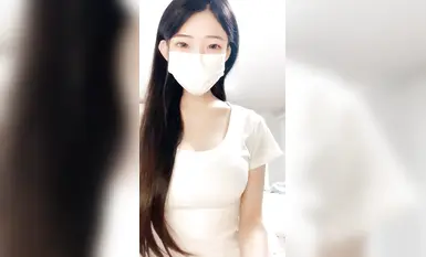 女神終於露臉了！七彩主播【純欲小圓】萬中無一魔鬼身材！完美 (1)