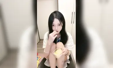 【小蝴蝶会飞】高中女校花误入歧途被精神小伙带坏(3)