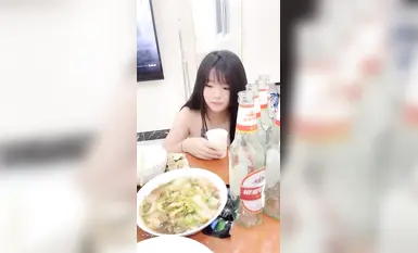 醉酒妹子被强上屎都给干喷出来了(1)