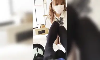 Nabasag ang impression foot shooting noong Setyembre Twitter foot control photography master, pribadong pagbaril ng magandang diyosa ng paaralan, payat na katawan oral sex foot sex! (3)