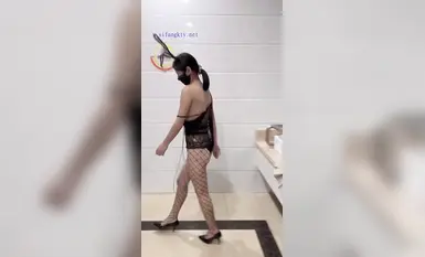 Kecantikan seksi kontras panas "Tutu" dan teman wanitanya VIP kumpulan Xiuhe pakaian perkahwinan kumpulan menghadapi seks oral, gaun pengantin seksi cantik pengantin perempuan sangat kontras kebajikan versi penuh ① (4)