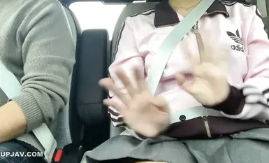 FC2-PPV-4593283 我把我儿子的女朋友借给我玩3P，最后他在我体内射精了(;∀;) 另外，我还附上了他前女友和一个按摩院的已婚妇女的中出视频。