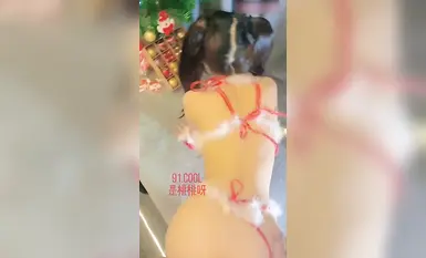 Sexy na tukso sa Christmas outfit_Big cock fucks the best pussy_Creampie ay puno at umaapaw, sobrang kahalayan
