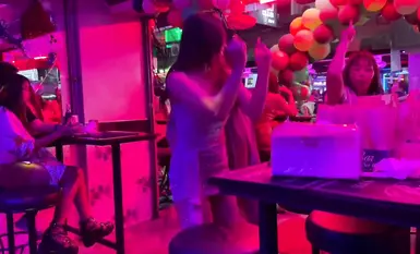 台湾色情导演(走马探花)(恩凯Enkai)特别嫖娼企划【泰神啦！情色旅游】第一季(4)