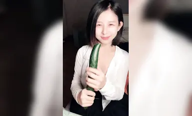 【小淑先生】音楽科の才女！純天然美乳小道具アナル潮吹き！ （１）