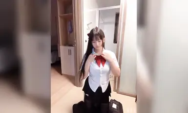 초고품질 큰가슴 암캐, 크고 부드러운 가슴 한 쌍, 가짜 자지로 쪼그리고 앉아 자위 (5)