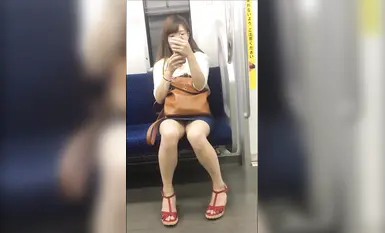 Đối diện với tàu hỏa