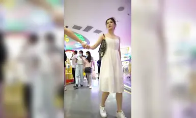 近距离高清偷拍抄底