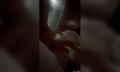 【激裏人妻流出】強烈復活、Twitterフォロワー27万人突破NTR寝取られ妻【vincentxxbb】最新VIP特典、3P中出し(4)
