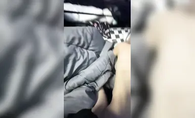专操极品嫩妹大神『dogking』约炮05女高嫩妹，轻轻一操就哼哼唧唧的，一使劲儿感觉就操破了一样
