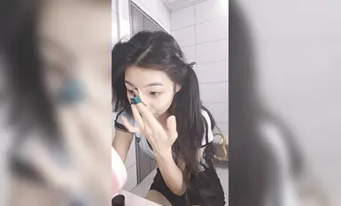 【施施】阿黑顏反差婊_絲襪高跟吐舌翻白眼超騷自慰_3