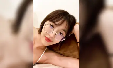 Wanlang asks for OnlyFans gentle glasses contrast girl [deerlong] private photo collection, the best of the best natural meat urinal, pure girl shows superb oral sex oral cum swallowing (27)