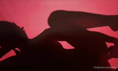 萬狼求檔OnlyFans斯文眼鏡反差小姐姐【deerlong】私拍合集,極品中的極品天生的肉便器,純情少女展現精湛口活兒口爆吞精 (55)
