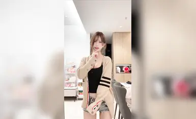 抖音反差女神『宥子oct9』最新定制道具自慰，风骚气质高挑身材男人看了就想侵犯穷人女神富人玩物精盆(4)