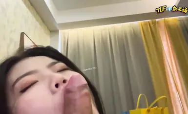 [Anjing kontras gemuk] Jalang kontras