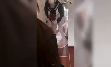 [Gadis M kontras atas] Kemasukan belakang pembantu rumah