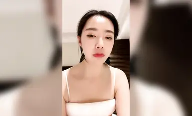 [진짜 스튜어디스 돈벌이] 컬러풀 라이브 방송의 슈퍼 창녀 여신 "스튜어디스 시시"가 콘돔 없이 두꺼운 딕으로 남자친구와 섹스를 한다. 그녀의 퍼시는 분홍색이고 꽉 차 있고, 정말 최고야! 2