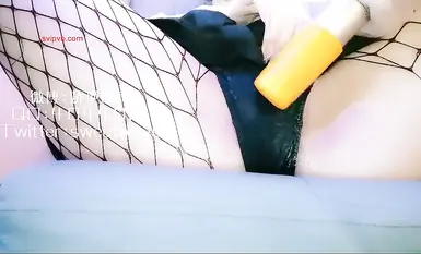 最新9月流出爆乳敏感体质尤物▌娜美妖姬▌KTV话筒揉穴骚痒难耐 阳具插入瞬间痉挛爆浆潮吹满沙发淫液流