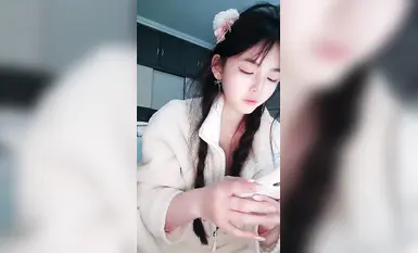 2025년 3월 최신, 두인 인터넷 연예인 여신이 바다로 간다[작은 욕심쟁이 고양이] 너무 예뻐서 첫눈에 반할 수밖에 없을 거야, 진짜 슈퍼 대조적인 미인이야, 아주 부드럽고 완전히 벗은 거야(5)