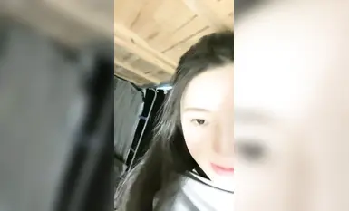 【真实露脸学生妹】土豪重金定制，高颜校花级美女【大二学妹】福利，教室课堂上露奶，宿舍露出自慰，绝品馒头逼(1)