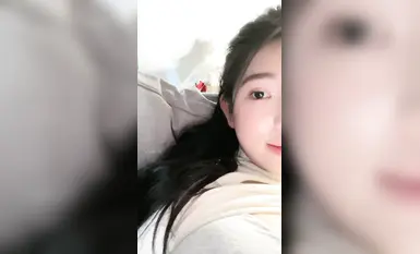 [Wajah sebenar menunjukkan pelajar perempuan] Disesuaikan oleh seorang lelaki kaya, gadis sekolah yang cantik [gadis kedua] kebajikan, menunjukkan payudara di dalam kelas, melancap di asrama, pussy sanggul kukus yang indah (2)