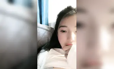 [Wajah sebenar menunjukkan pelajar perempuan] Disesuaikan oleh seorang lelaki kaya, gadis sekolah yang cantik [gadis kedua] kebajikan, menunjukkan payudara di dalam kelas, melancap di asrama, pussy sanggul kukus yang indah (2)