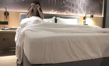 C罩杯美乳小姐姐姗姗来迟，大件夹抵食，啪啪狂插淫穴。