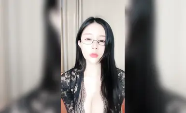G-cup goddess! Heto na naman ang anchor, nagsasalsal habang may kausap sa phone ~ pumulandit ~ hitak sa ilang segundo