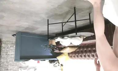 眼镜小姐姐确是骚，脱衣后身材颜值都不错，美乳温柔激情啪啪，回味。