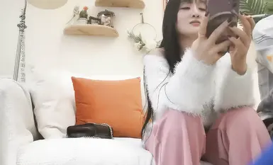 约了个粉色裤子妹子啪啪，好靓女又会玩，脱掉内裤舌吻扣逼调情操，精彩