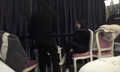 约啪大奶人妻，女方很会玩的，女上位爽操，一直喊老公_爽的啊啊叫