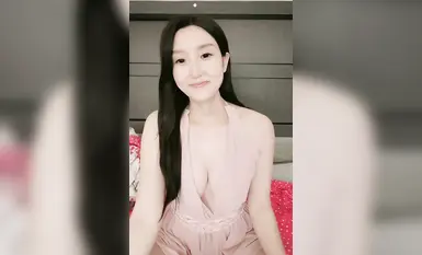 豆豆很想你，你们想我了吗，笑容和身材很好。