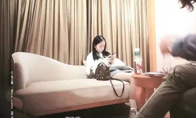 約嫩妹子，其實是很會玩了的，青春粉嫩嬌小身軀慘遭風月老將暴力摧殘