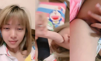 年轻嫩妹_和妈妈同住_偷偷阳具自慰