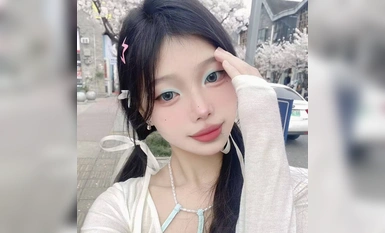江西精神小妹周芳霞，小騷貨讓做什麼就做什麼，讓摳逼就摳逼，讓揉奶就揉奶，一番調教之下高冷太妹竟然還開始享受起來!