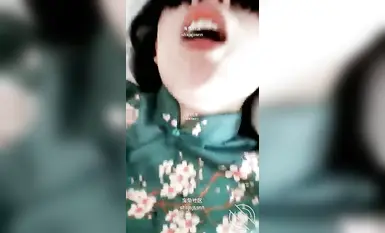 海角乱伦大神【shsjsjssnn】『与亲姐和漂亮表姐的疯狂乱伦』收费合集，穿上空姐制服尝试姐姐的后庭射在姐姐嘴里！ (2)