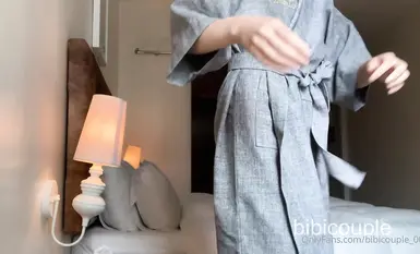 【顶级绿帽】超强NTR夫妻【bibicouple】邀单男玩肏极品身材老婆，被健身教练又抠又肏，无套干到起飞(1)