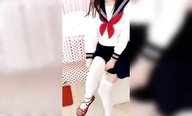 【青春无敌】推特人气嫩妹，抖音风女菩萨【tongtong_22】福利，裸舞自慰啪啪(7)