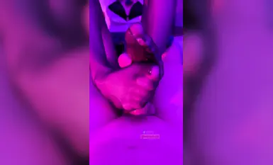 不是丸子-制服黑絲潤滑油足交