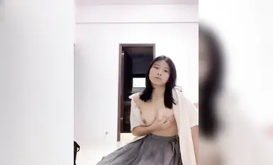 [슈퍼누설] 젊고 순진한 여대생 쉬안얼의 스폰서 촬영 셀카가 공개돼 007