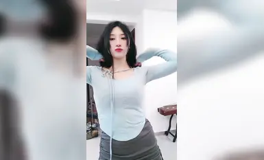 Big boobs goes to the sea to raid her bestie and touch her pussy and finger her hole (1)