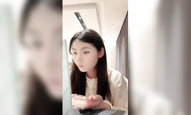 【新晉反差嫩妹】悶騷眼鏡小迷妹【困困兔】道具自慰，無套啪啪，嘗試肛交後入，小母狗屬性拉滿 (11)
