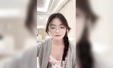 [New contrast young girl] The sultry little girl with glasses [Kunkun Rabbit] masturbates with props, has sex without a condom, tries anal sex from behind, the little bitch attribute is full (2)