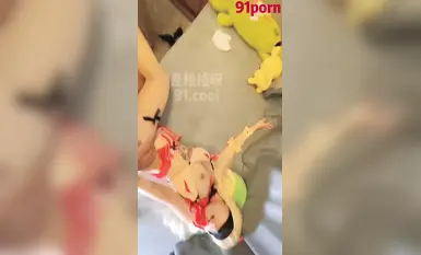 トップポルノ女神「小英英（タオタオだ）」コスキュートなメイドが白虎精子吸引法を披露し、汁を絞り出し、目に精子を垂らすHDオリジナル