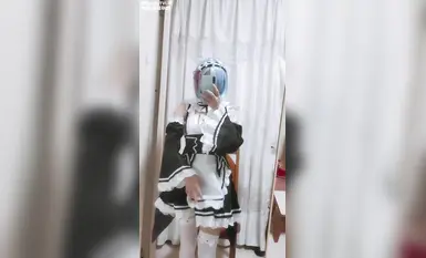 Cô gái cosplay không dễ thương và đeo mặt nạ có cảm giác rất nghiệp dư. Ngoài ra còn có một số cảnh khiêu dâm. Đáng để xem (4)