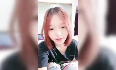 高颜值粉穴，阴毛稀疏年轻漂亮的反差女大，被无套爆操，叫声淫荡(2)